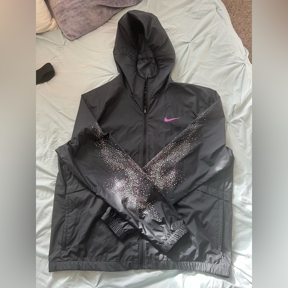 Nike women’s running windbreaker